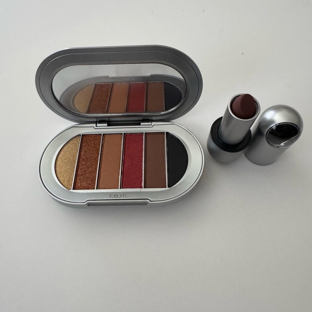 r.e.m.Beauty Bundle Eyeshadow Palette & Matte Lipstick Tiramisu